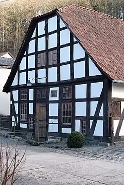 Ansicht von Nord-Westen, Eingangsseite mit Tür