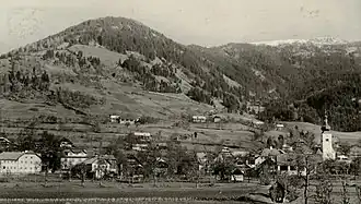 Obermillstatt am Millstätter Berg. Ansicht gegen Norden. Im Vordergrund der Lärchriegel, dahinter die Millstätter Alpe (um 1950).