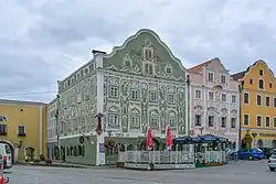 Worndlehaus und Apotheke Obernberg am Inn
