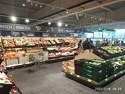 Obst- und Gemüse-Abteilung in Aldi-Süd-Filiale im aktuellsten Design (am 18. März 2021 neu eröffnete Filiale)
