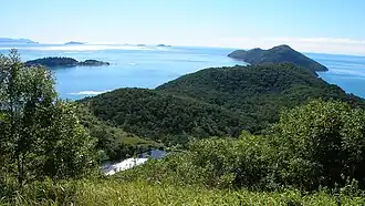 Blick von South Molle Island bis nach North Molle Island und Daydream Island (am linken Bildrand)