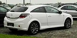 Astra GTC als Edition „Black & White“ (2010)