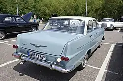 Opel Rekord P2 als viertürige Limousine