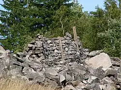 Rekonstruiertes Teilstück einer keltischen Befestigungsanlage an der Milseburg