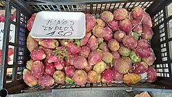 Eine Steige von Früchte