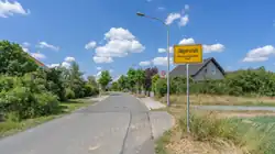 Das Foto zeigt den Ortsrand von Jägersruh von Osten (Döberlitzer Straße)