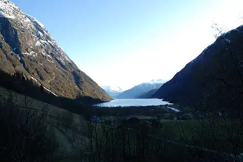 Der Osafjord gesehen von der gleichnamigen Ortschaft, Blick nach Südwest