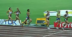 Die Siebenkämpferinnen unterwegs im 800-Meter-Lauf, der letzten Disziplin dieses&nbsp;Wettkampfs