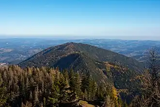 Blick vom Sonnwendstein auf den Großen Otter (im Vordergrund Kleiner Otter mit Baryt-Lagerstätte rechts; annotiert)