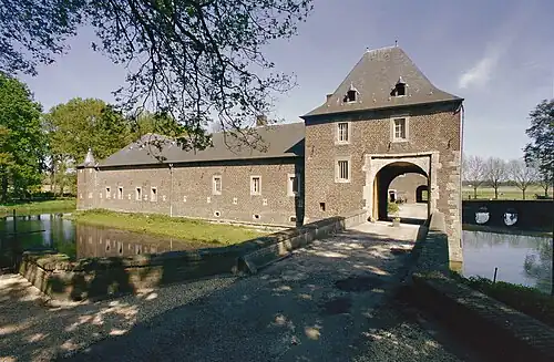 Vorburg mit westlicher Haupteinfahrt