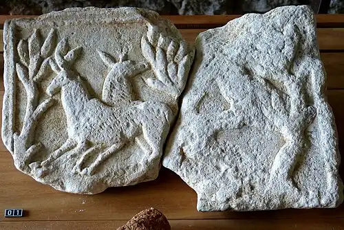 Basrelief mit Hirschen aus der Villa Rustica