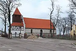Die einst evangelische, jetzt katholische Kirche in Płośnica /Heinrichsdorf
