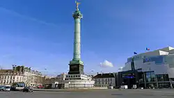 Blick vom 4. Arrondissement auf die Julisäule und die Opéra Bastille