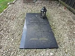 Grabstein Pfarrer Golombek