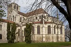 Chor und Vierung von Südosten