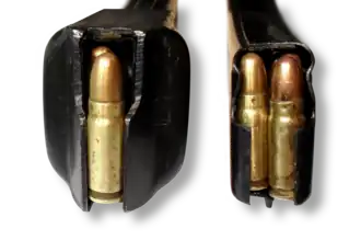 Magazin, Draufsicht, links ein Magazin der PPScha-41 zum Vergleich