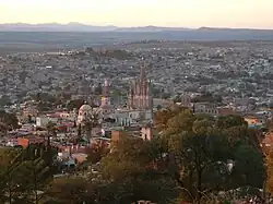 Festung San Miguel de Allende und Wallfahrtskirche Jesús de Nazareno in Atotonilco