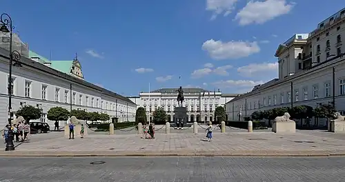 Panorama des Ehrenhofs