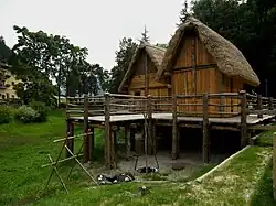 Nachbauten am verlandeten Ponaleabfluss