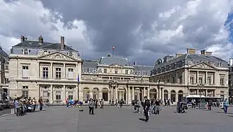Eingangsseite des Palais Royal