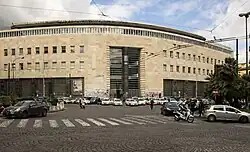Palazzo delle Poste: Fassade zur Piazza
