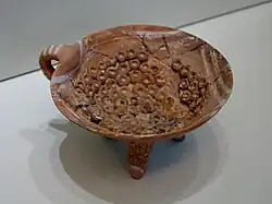 Dreibeinige Keramik (1900–1800 v.&nbsp;Chr.)