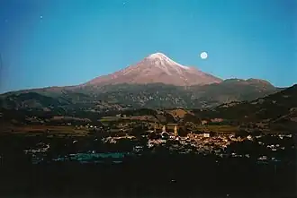 Coscomatepec – Ortsansicht mit Vulkan Citlaltépetl