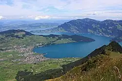 Blick vom Buochserhorn zum Ziel im Tal nahe dem Vierwaldstättersee.