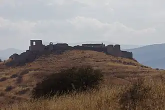 Burg über Paralio Astros