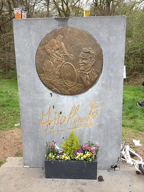 Jean-Stablinski-Denkmal zu Beginn der Trouée