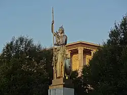 Avenue Daumesnil: Palais de la Porte Dorée