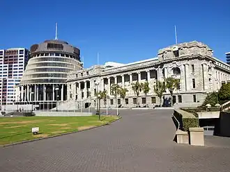V.&nbsp;l.&nbsp;n.&nbsp;r.: Bowen House, Beehive, Parliament House