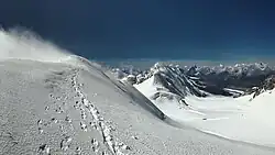 Panorama in Richtung Westen auf dem Gipfel der Parrotspitze