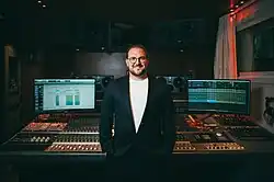 Patrick Schmiderer in LaLa Music Studio 02 in Tirol