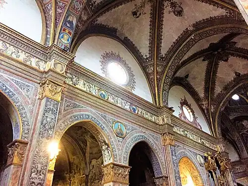 Details der Fresken des Hauptschiffs.