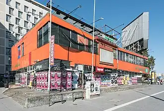 Der verkleidete und bereits nicht mehr vermietete Pavillon im August 2023