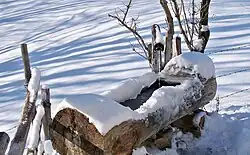 Pelzen-Kaser, Laufbrunnen im Winter