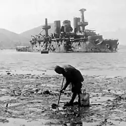 Die Pereswet auf Grund in Port Arthur