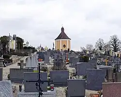 Friedhof im Westen und Kalvarienbergkirche 2022