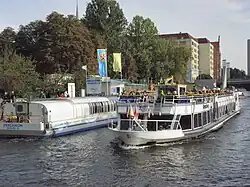 Die Kreuzberg auf der Spree am Schlossplatz