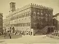 Palazzo Pubblico, Perugia, 42,9 × 57,8&nbsp;cm, Albumindruck, um 1895
