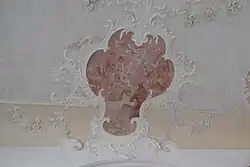 Stuckkartusche im Langhaus