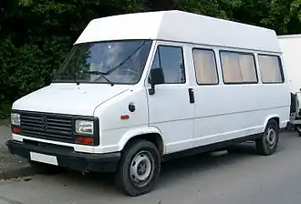 Peugeot J5 Typ 280 (1982–1990); hier mit langem Radstand und Hochdach.