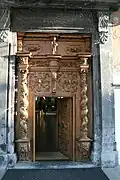Reich verziertes Portal