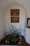 Gedenktafel im Andachtsraum der Pfarrkirche Koppl