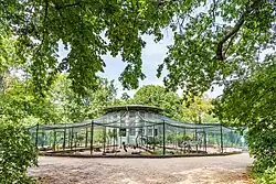 Voliere für die Jungpfauen