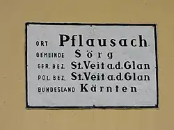 Ortschaftstafel Pflausach, an Haus Nr. 2