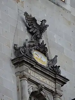 Der Phönix von unten