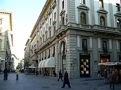 La piazza mit Via Roma