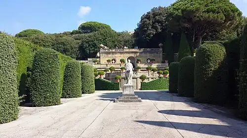 Piazzale Quadrato in den Gärten der Villa Barberini